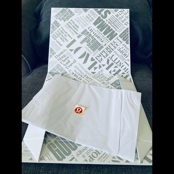 LULULEMON Silver & White Large Gift Box NEW ♡ - Picture 5 of 7